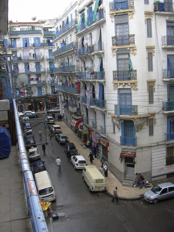 photos/2004 Alger/0215 5 rue Lestienne Balcon vers Av de la Marne.jpg